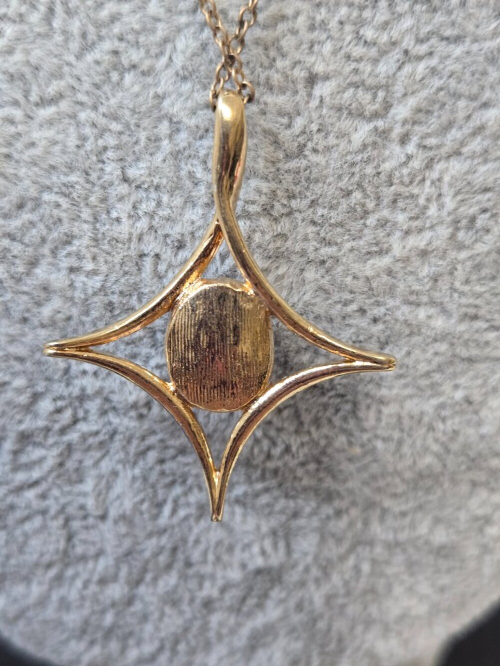 Sarah Coventry Moon Beam Gold Tone Pendant Necklace w/Faux Opal - Picture 5 of 5